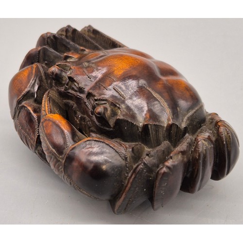 101 - Chinese hand carved wood crab sculpture. 3x7x5cm.