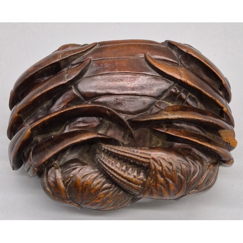 101 - Chinese hand carved wood crab sculpture. 3x7x5cm.