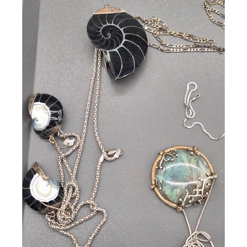 70 - A Collection of silver jewellery; 925 silver and shell pendant with silver chain. 925 silver and Lab... 