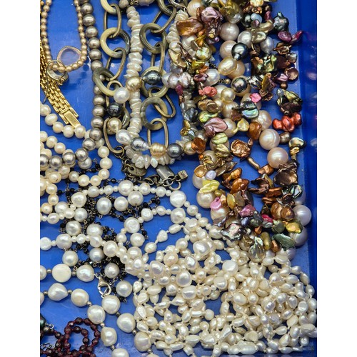 87 - Collection of jewellery; Various pearl necklaces. Accurist ladies watch and Dyrberg Kern necklace.