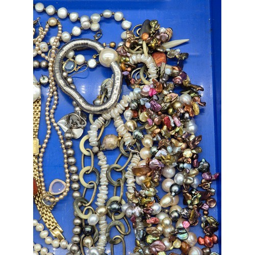 87 - Collection of jewellery; Various pearl necklaces. Accurist ladies watch and Dyrberg Kern necklace.