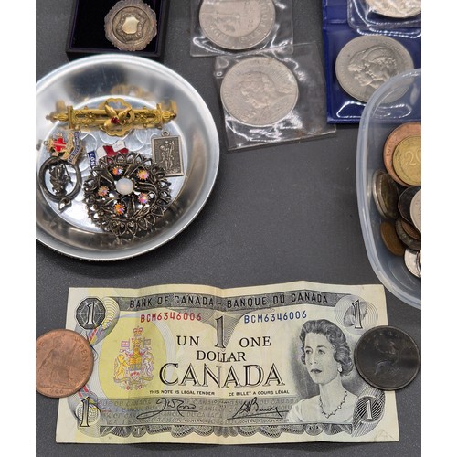 65 - Tray of coins and jewellery; 9ct yellow gold bar brooch-2.96grams. Silver fob medal. Silver St. Chri... 