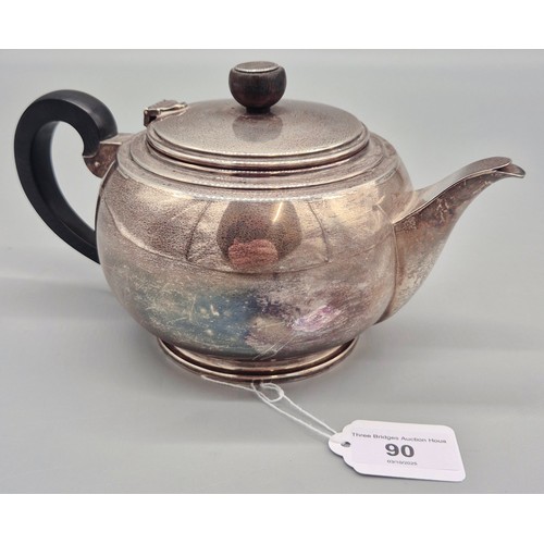 90 - London Silver Tea Pot. Produced by Goldsmiths & Silversmiths Co Ltd. 562grams