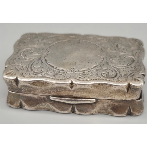 97 - Birmingham Silver ornate Snuff Box. Produced by Joseph Gloster. 1.5x5.5x4cm. 58.72grams.