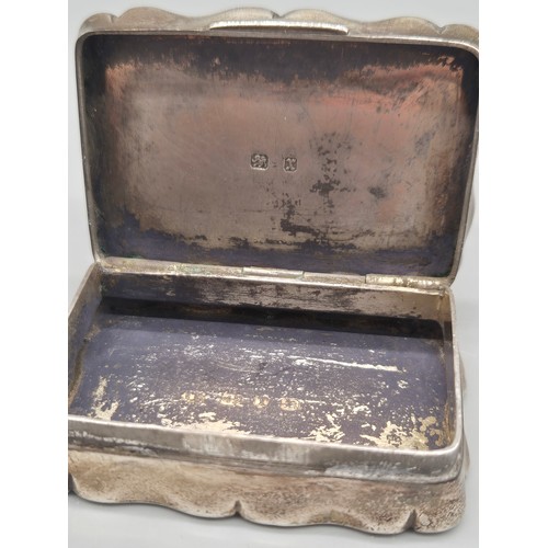97 - Birmingham Silver ornate Snuff Box. Produced by Joseph Gloster. 1.5x5.5x4cm. 58.72grams.