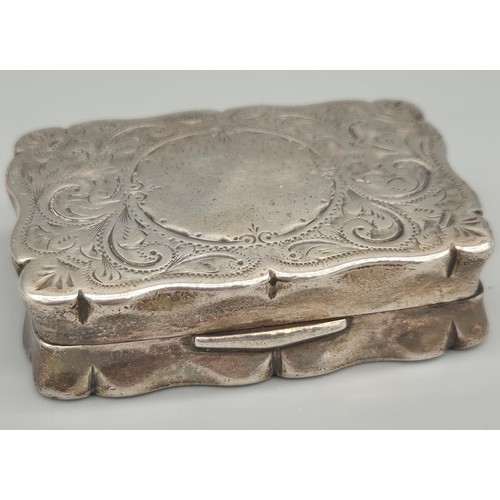97 - Birmingham Silver ornate Snuff Box. Produced by Joseph Gloster. 1.5x5.5x4cm. 58.72grams.