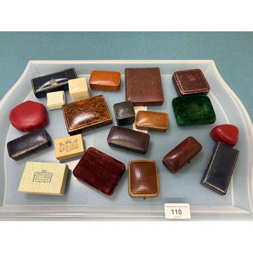 110 - A Collection of antique and vintage jewellery boxes; Includes leather boxes. Ring & Brooch boxes.