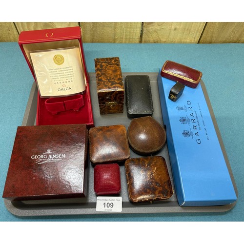 109 - A Collection of antique and vintage jewellery boxes; Includes leather boxes. Ring & Brooch boxes. Om... 