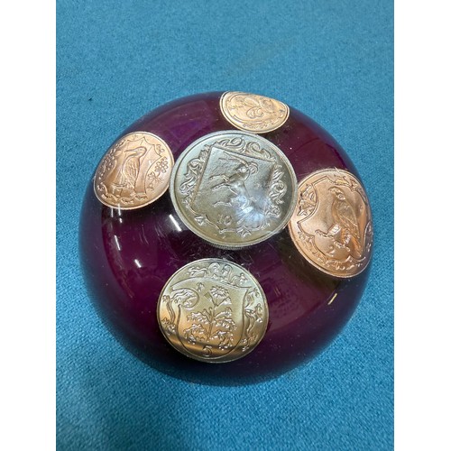 104A - A Selection of collectable coins; Coinage of Great Britain 1970. Limited edition 595/1916 War Poppy ... 