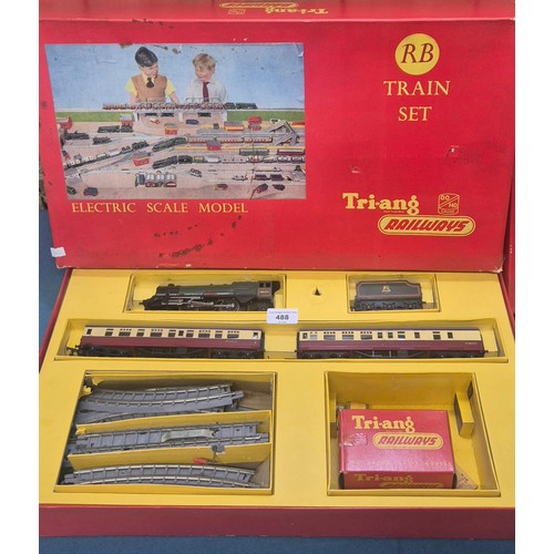 Two Boxed Tri-Ang Train Sets; Tri-Ang R81 Station Set In Fitted Box And ...