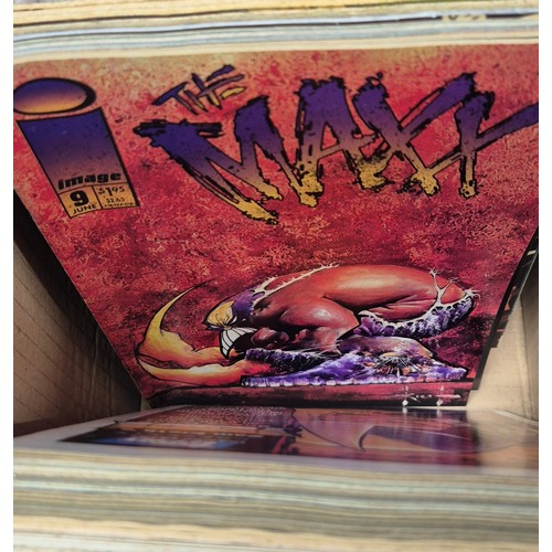 461 - Crate of mixed Comics; Dark Horse, Mars Attacks, Mech Destroyer, Miracleman, #1 comics along with ot... 