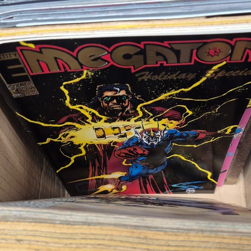 461 - Crate of mixed Comics; Dark Horse, Mars Attacks, Mech Destroyer, Miracleman, #1 comics along with ot... 