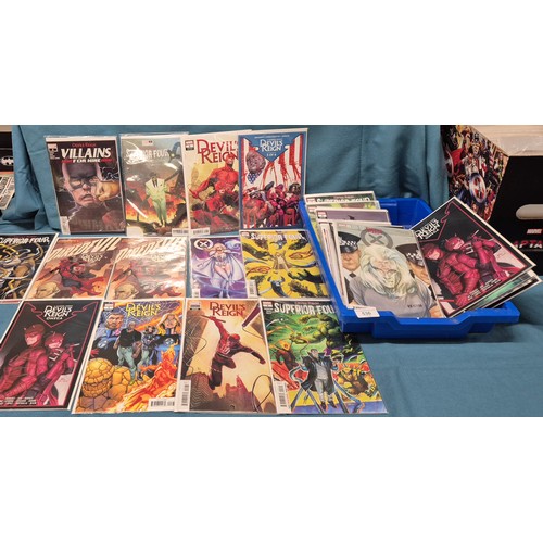 536 - Collection of Marvel comics; Moon night, Spiderman, Devil Reign & Daredevil comics