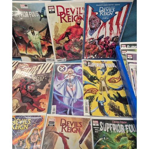 536 - Collection of Marvel comics; Moon night, Spiderman, Devil Reign & Daredevil comics