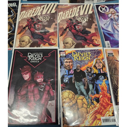 536 - Collection of Marvel comics; Moon night, Spiderman, Devil Reign & Daredevil comics
