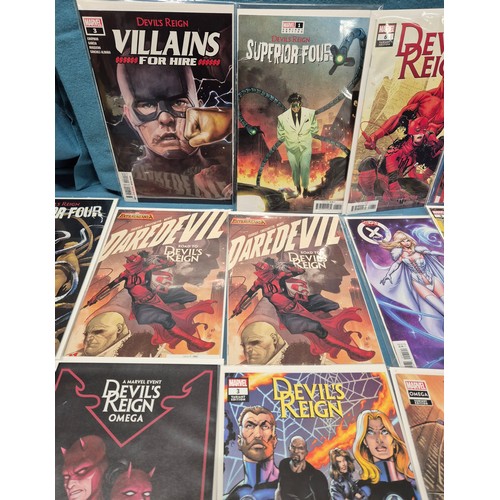 536 - Collection of Marvel comics; Moon night, Spiderman, Devil Reign & Daredevil comics