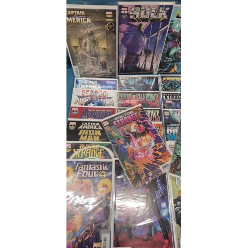 538 - Collection of Marvel Comics; Variants Captain America, Avengers, Doctor Strange, Moon Night, Spiderm... 