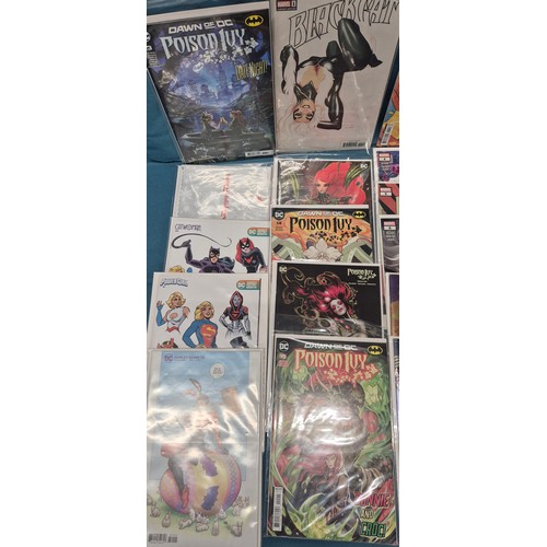 548 - Collection of DC & Marvel Comics; Variant Black Cat edition, Harley Quinn, Cat woman & many more.