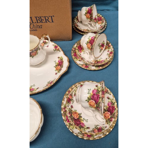 153 - Boxed 21 Piece Royal Albert Old Country Roses Tea Set.