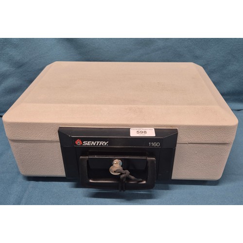 598 - Sentry 1160 Portable safe and key.