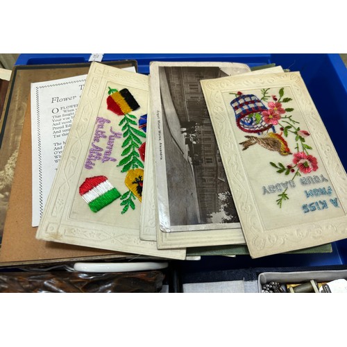 171 - A Tub of collectables; Amethyst gem stone, Mauchline Egg shaped thimble holder, chess pieces, Coins,... 