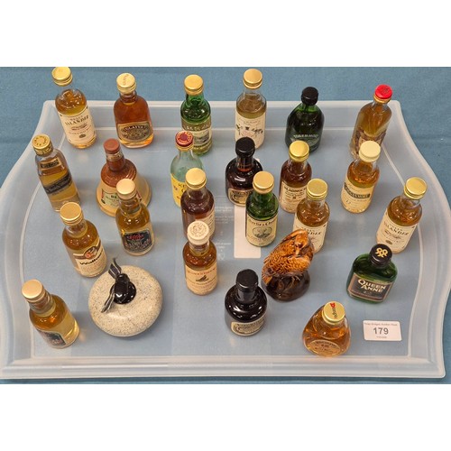 179 - Tray of Miniature Whiskies; Bells- Islander, Glayva, Tobermory, Grant's Bowmore, Charlie's Choice, T... 