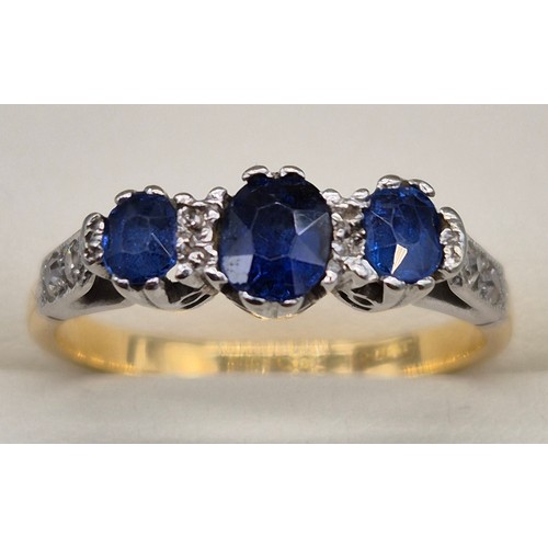 19 - 18ct yellow gold & Platinum, diamond and sapphire stone ring. 3.46grams. Ring size M.