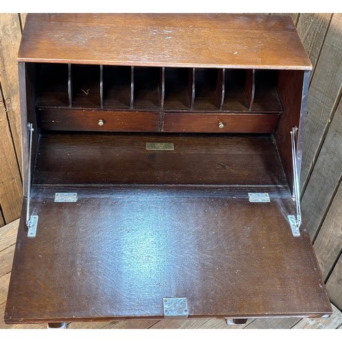 423 - Early 20th century Art Deco design writing bureau.