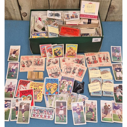 444 - A Shoe box containing a large quantity of cigarette cards and cigarette boxes. Cricketers, birds, ho... 