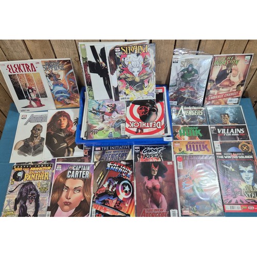 547 - Collection of Marvel Comics; Avengers, Strange, Black Panther, Namor, Captain America, Variant editi... 