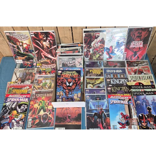 565 - Collection of Marvel Comics; Holiday Special Spider Man, Stan Lee Seasons Beatings, Carnage, Miles M... 