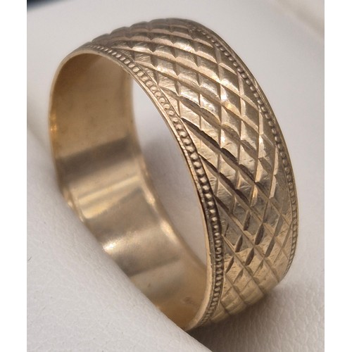 15 - 9ct yellow gold wedding band ring. 3.22grams. Ring size T.