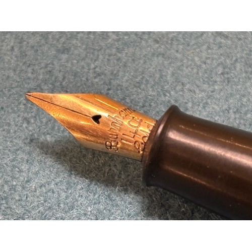 93 - A Collection of ten Vintage Fountain Pens; Black Parker 17- 14ct nib, Burgundy Parker Lady- 14ct nib... 