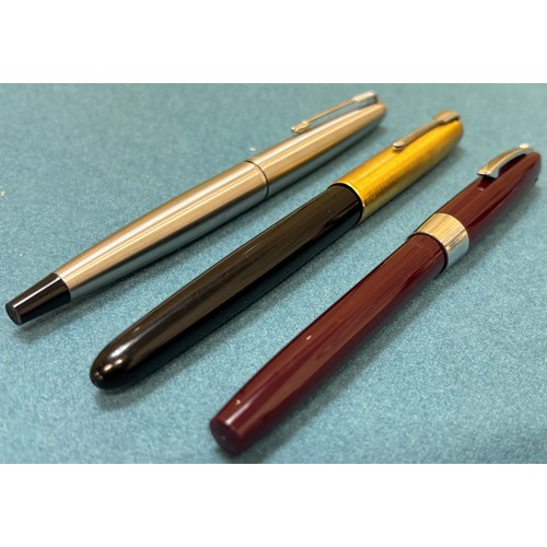 93 - A Collection of ten Vintage Fountain Pens; Black Parker 17- 14ct nib, Burgundy Parker Lady- 14ct nib... 