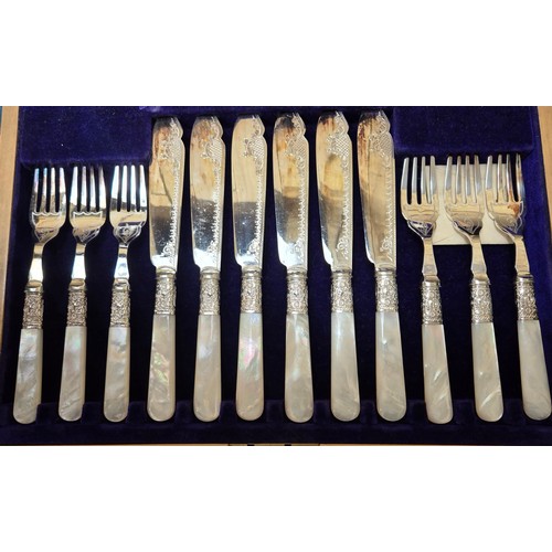 350A - Selection of collectables; boxed silver plated cutlery, pewter tea pot, Ensign Ful-Vue camera and Co... 