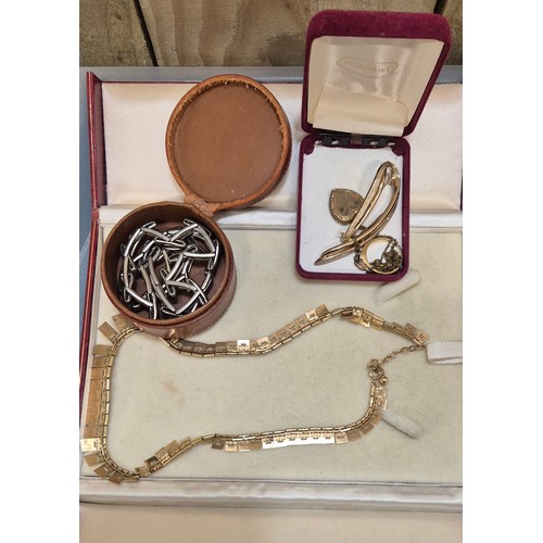 121A - Tray of jewellery; 9ct yellow gold and pearl earrings. Two sets of faux pearls. West German gold ton... 