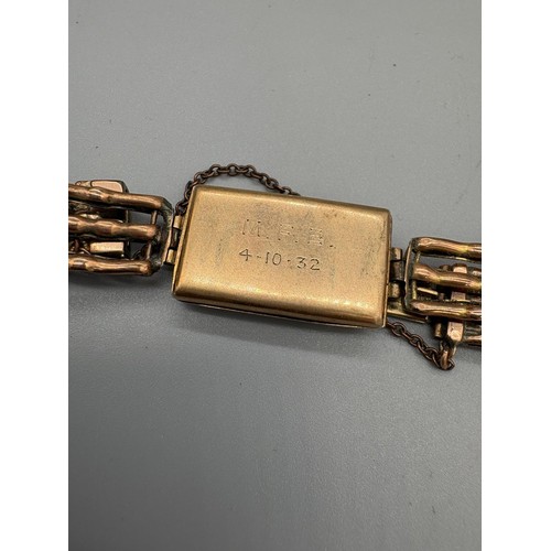 101A - 9ct yellow gold scrap watch case and strap. 11.54grams.