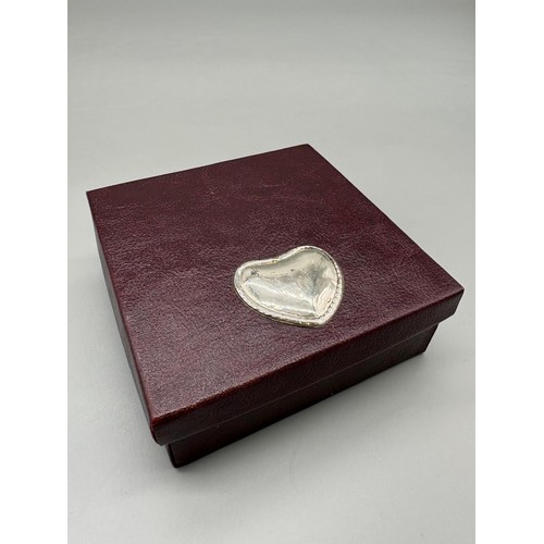 86 - 925 Silver and leather religious icon. Comes with leather and silver box. Icon frame- 9x9cm.