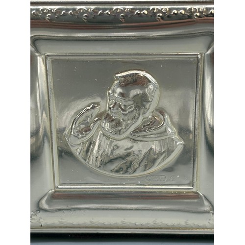 86 - 925 Silver and leather religious icon. Comes with leather and silver box. Icon frame- 9x9cm.
