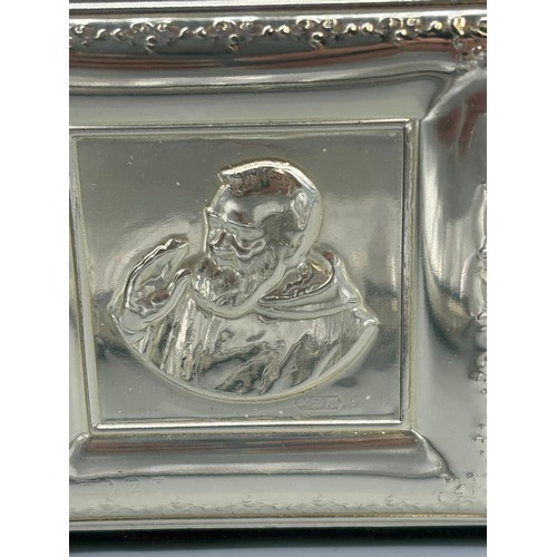 86 - 925 Silver and leather religious icon. Comes with leather and silver box. Icon frame- 9x9cm.