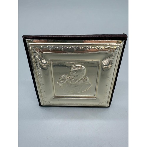 86 - 925 Silver and leather religious icon. Comes with leather and silver box. Icon frame- 9x9cm.