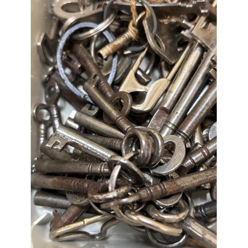 180 - Collection of various antique keys.