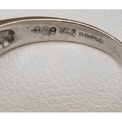 27 - 18ct white gold and diamond stone ring. 0.50cts diamonds. 4.70Grams. Ring size O.