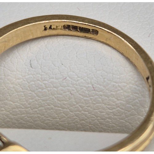 52 - 18ct yellow gold and diamond solitaire ring. Single round cut diamond. 0.21cts. 2.63grams. Ring size... 