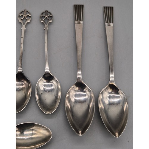 22 - A Collection of silver tea and coffee spoons; Set of five Sheffield silver tea spoons and set of fiv... 