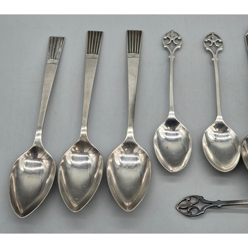 22 - A Collection of silver tea and coffee spoons; Set of five Sheffield silver tea spoons and set of fiv... 