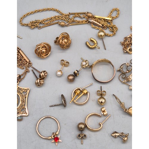 21 - A Small tub of 9ct gold, gilt metal and silver items of jewellery. Two Edwardian period pendants. 9c... 