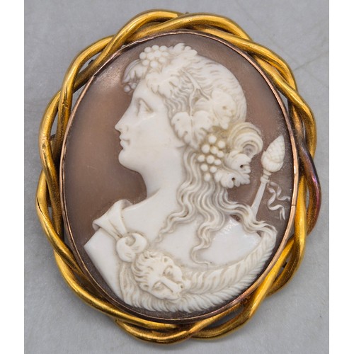33 - Victorian gold and carved cameo brooch. 20.54grams.