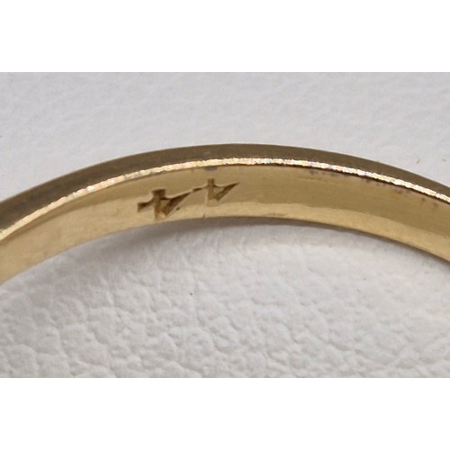 41 - 18ct yellow gold and diamond stone ring. 0.60cts. Three round cut brilliant diamonds. 2.20Grams. Rin... 