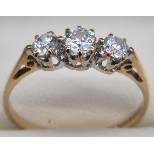 43 - 9ct yellow gold and CZ Stone ring. 1.18grams. Ring size L.